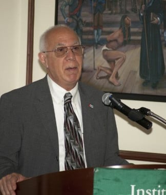 Eduardo Lolo, académico de número de la ANLE.