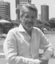Raúl Vallejo Corral, miembro de la Academia Ecuatoriana de la Lengua (foto: «El Telégrafo»)