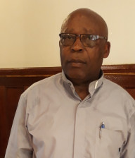  Jesús Ndong Mba Nnegue, miembro de la Academia Ecuatoguineana de la Lengua Española.