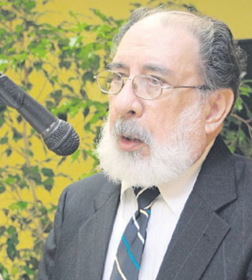 José Guillermo Ros-Zanet, miembro de número de la Academia Panameña de la Lengua. Foto: Panamá América.