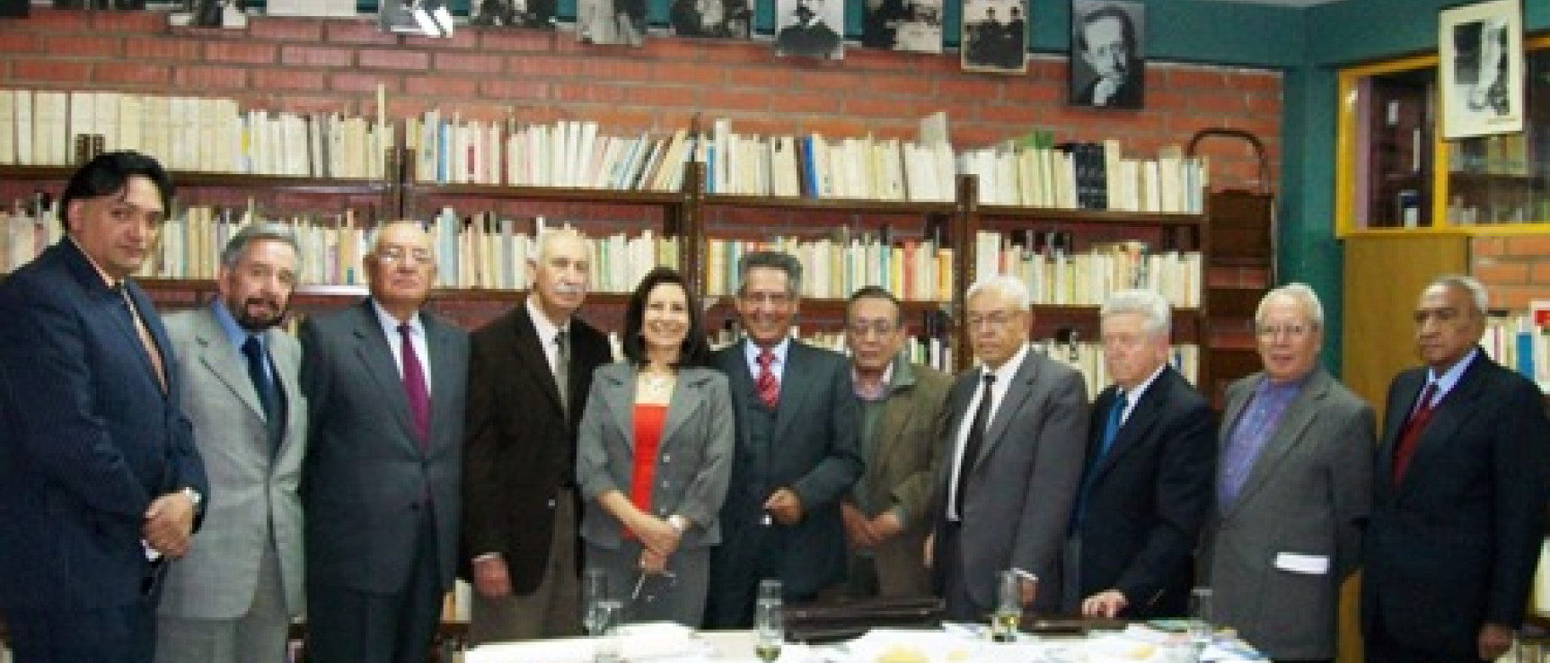 Académicos de la Academia Boliviana de la Lengua.