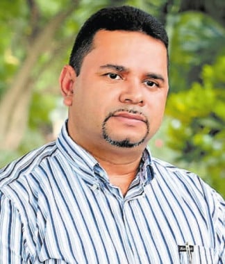 José Enrique Cardona, académico de número de la Academia Hondureña de la Lengua. Foto: Salvador Madrid.