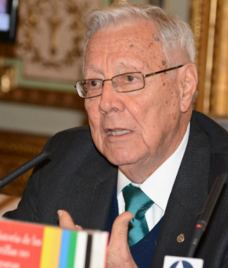 Luis Ernesto González Vales, miembro de la Academia Puertorriqueña de la Lengua Española