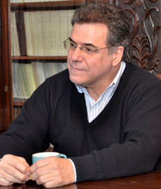 Gerardo Caetano, miembro de número de la Academia Nacional de Letras de Uruguay.