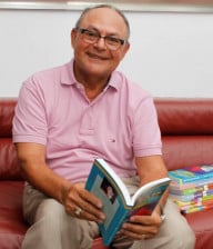 Róger Matus Lazo, subdirector de la Academia Nicaragüense de la Lengua. Foto: El Nuevo Diario.