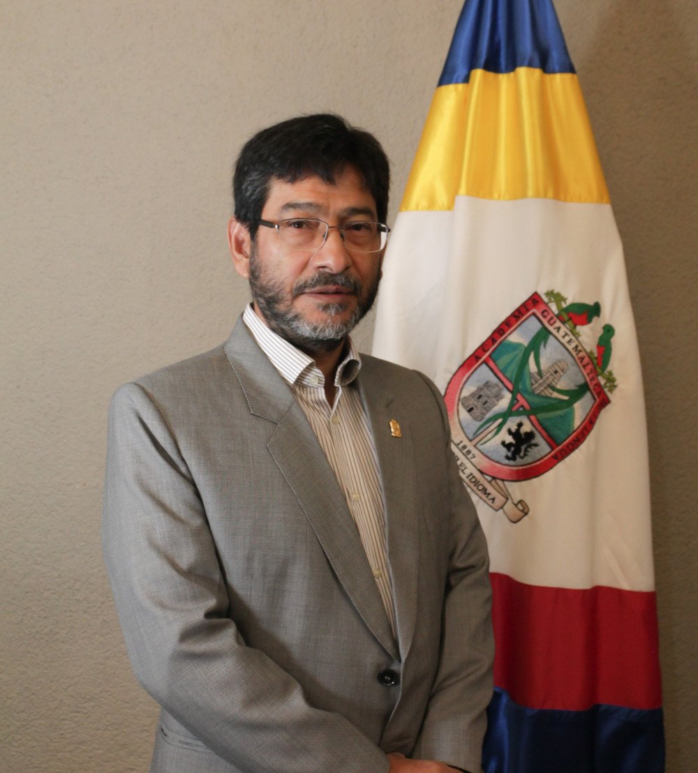 Carlos Augusto Velásquez, miembro de la Academia Guatemalteca de la Lengua.