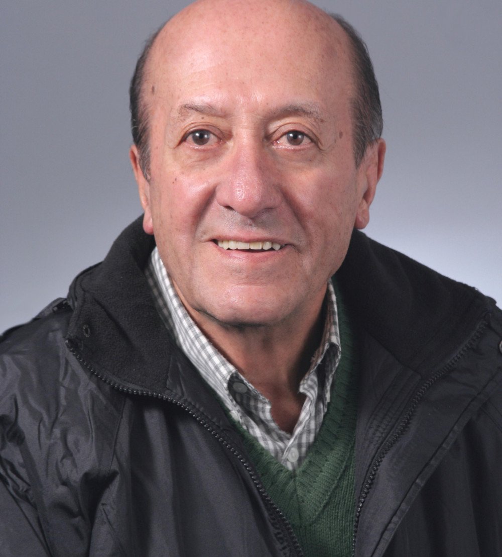 Claudio Mena Villamar, miembro de la Academia Ecuatoriana de la Lengua.