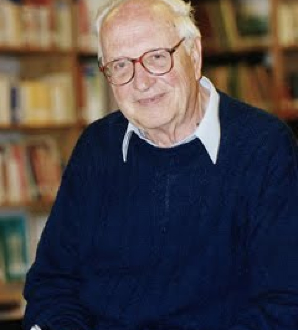 Hugo Montes, miembro de la Academia Chilena de la Lengua.
