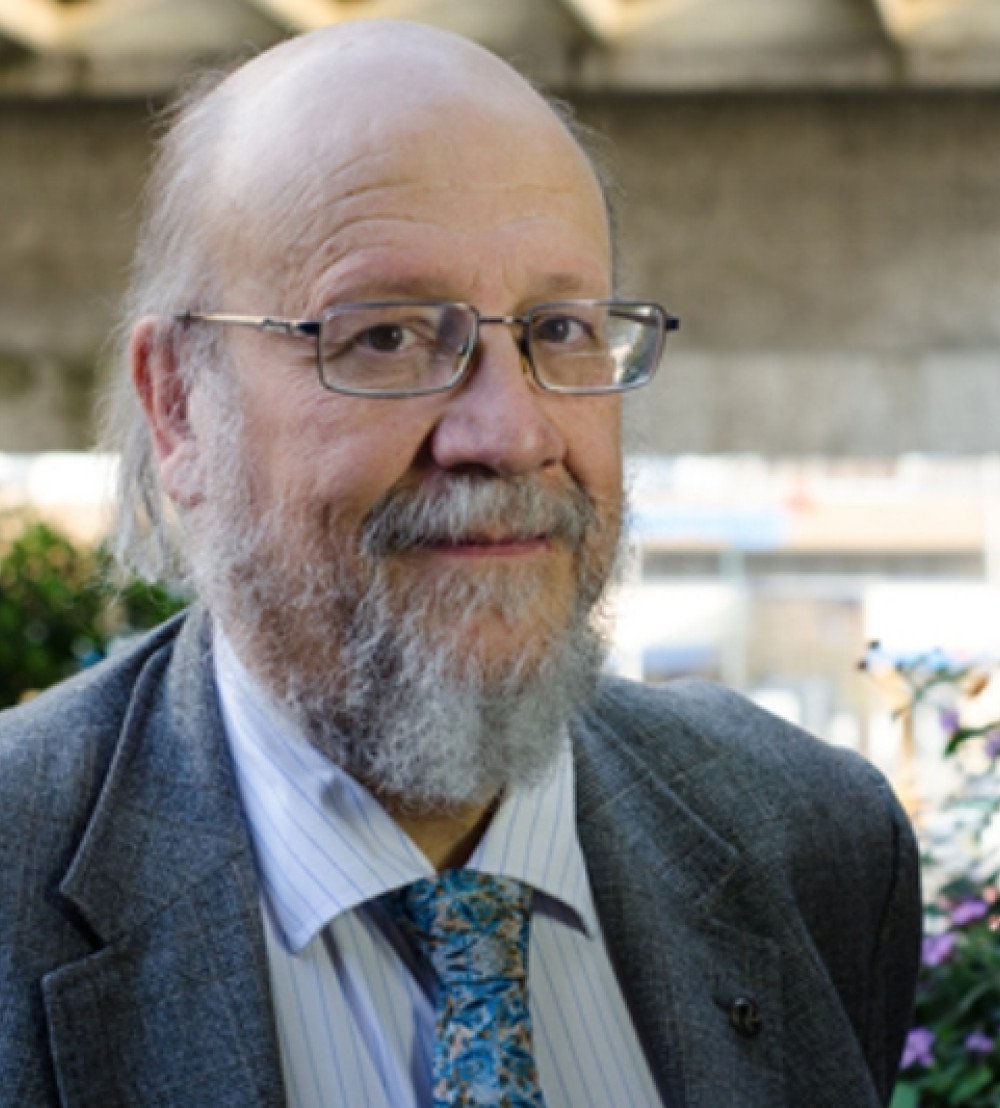 Aurelio González, secretario adjunto de la Academia Mexicana de la Lengua. Foto: Plataforma MéxicoX.