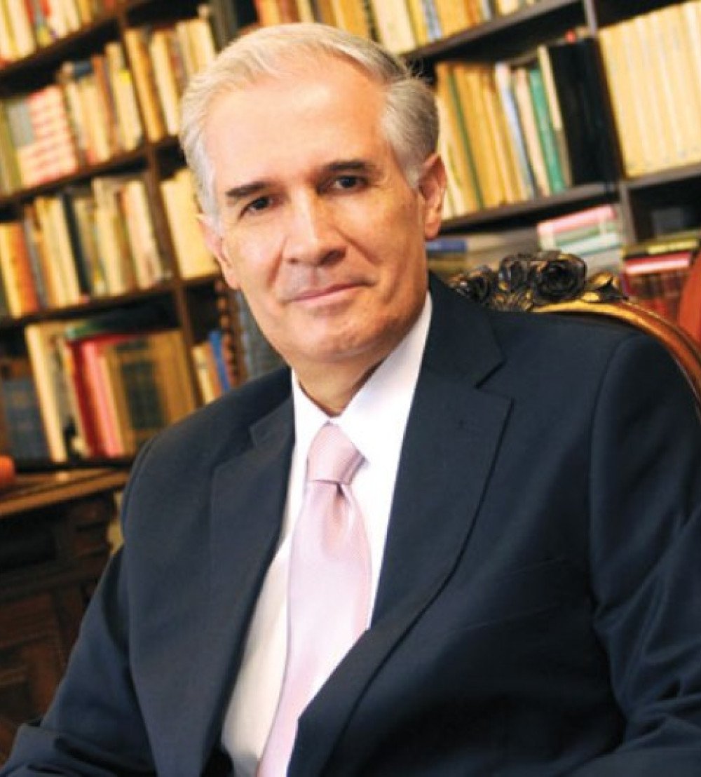 Diego Valadés, censor estatutario de la Academia Mexicana de la Lengua.
