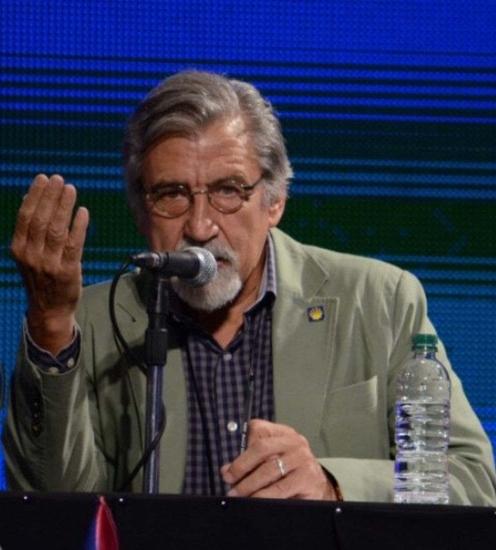 Fernando Operé, miembro de número de la Academia Norteamericana de la Lengua Española.