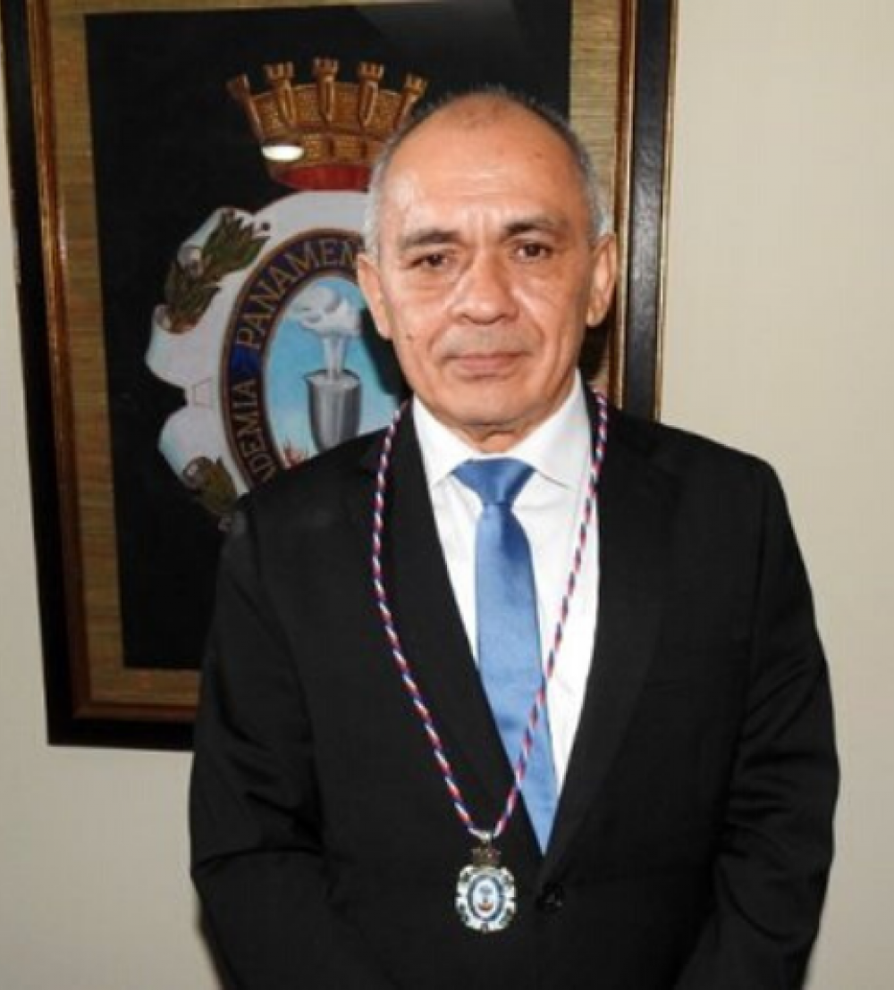 Rafael Candanedo, miembro de la Academia Panameña de la Lengua