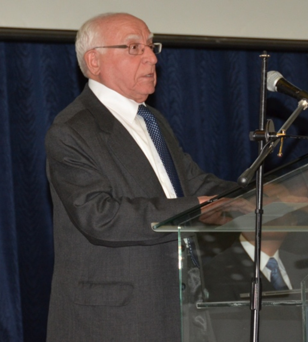 Manuel Corrales Pascual, miembro de número de la Academia Ecuatoriana. Foto: PUCE.