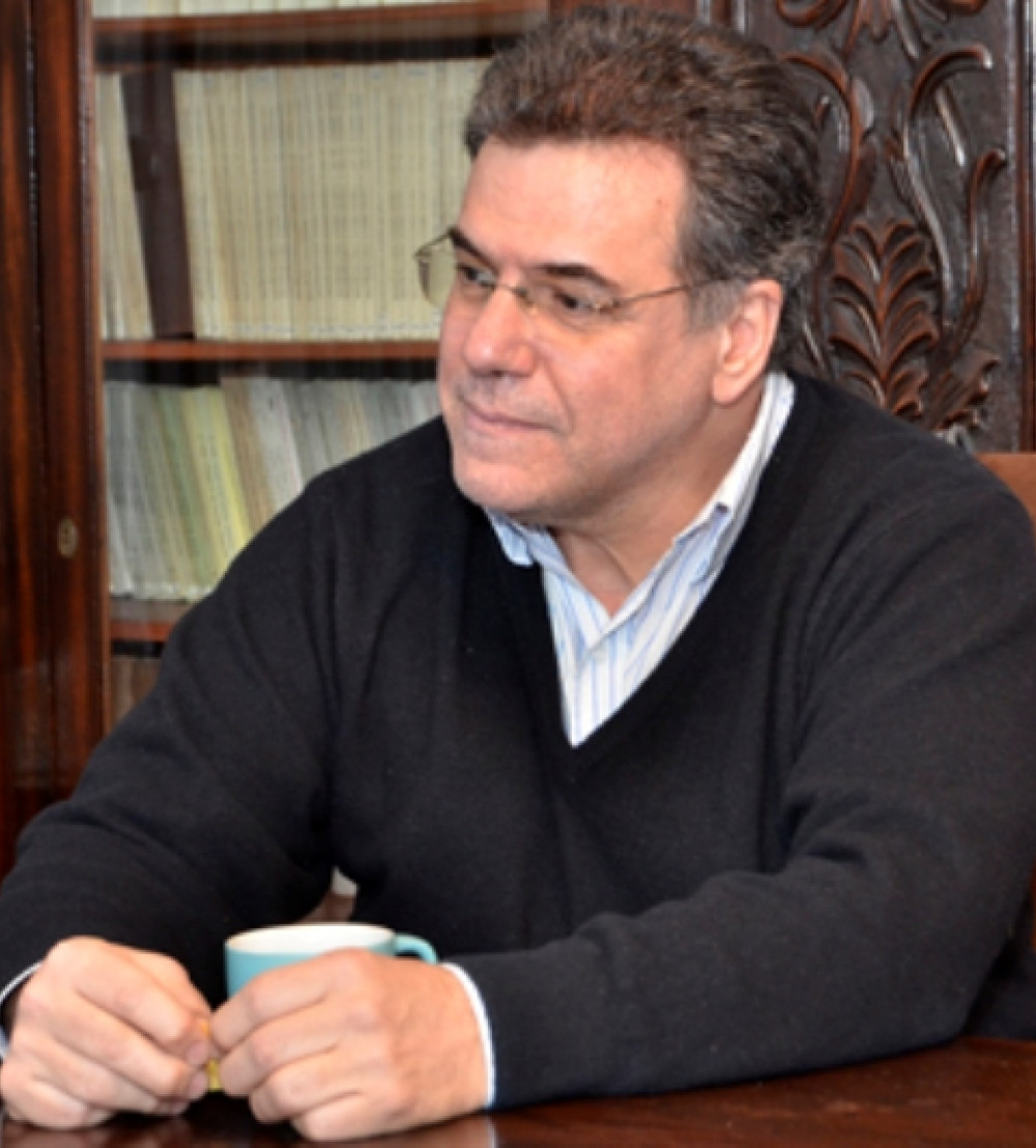 Gerardo Caetano, miembro de número de la Academia Nacional de Letras de Uruguay.