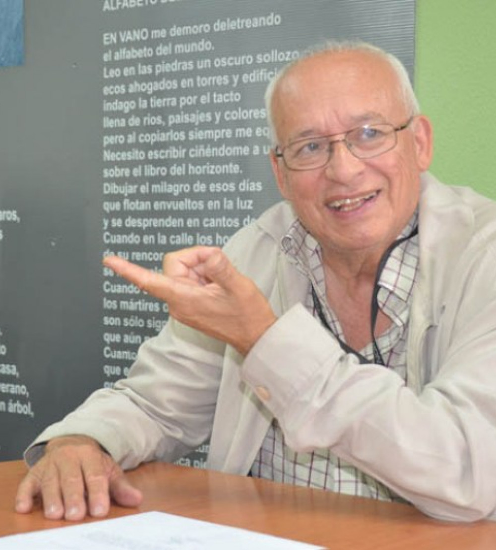 José Napoleón Oropeza, miembro de número de la Academia Venezolana de la Lengua. Foto: Tiempo Universitario.