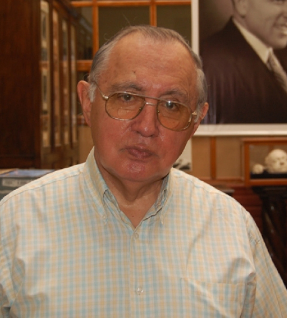 Gilberto Sánchez, Medalla Rector Juvenal Hernández 2015. Foto: Universidad Nacional Mayor de San Marcos.