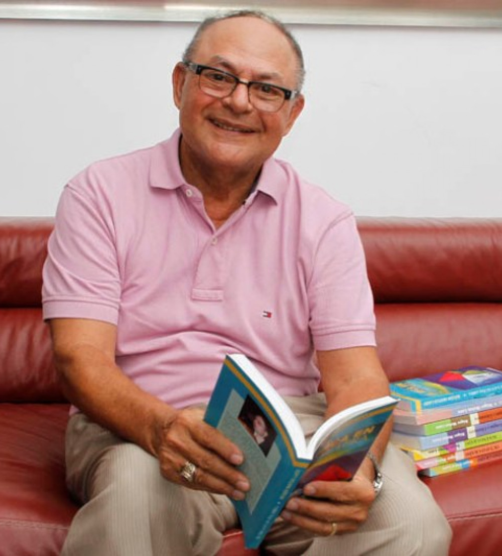 Róger Matus Lazo, subdirector de la Academia Nicaragüense de la Lengua. Foto: El Nuevo Diario.