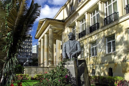 Exteriores de la Academia Colombiana de la Lengua