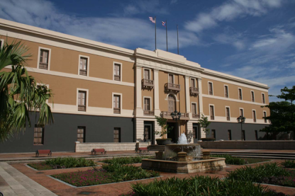 Fachada del Cuartel de Ballajá, sede de la Academia Puertorriqueña de la Lengua Española.