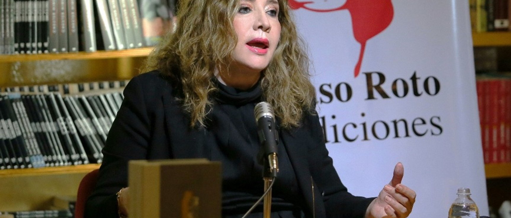 Jeanette Lozano, miembro de la ANLE.