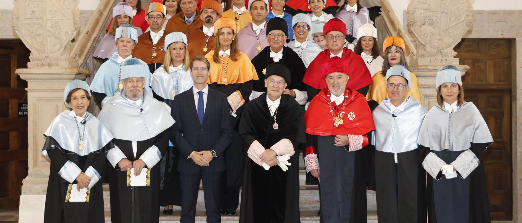 La Universidad Internacional de La Rioja (UNIR) inviste doctores «honoris causa» a los directores de la RAE y de las Academias de la Lengua de Colombia, Ecuador y México.