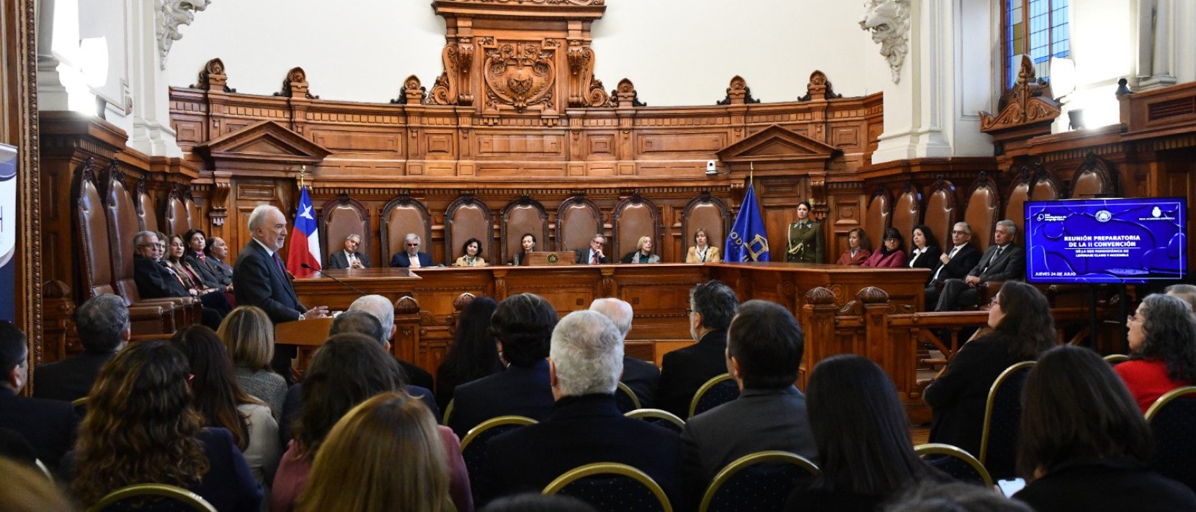 El director de la RAE, en la Reunión preparatoria de la II Convención de la Red Panhispánica de Lenguaje Claro y Accesible