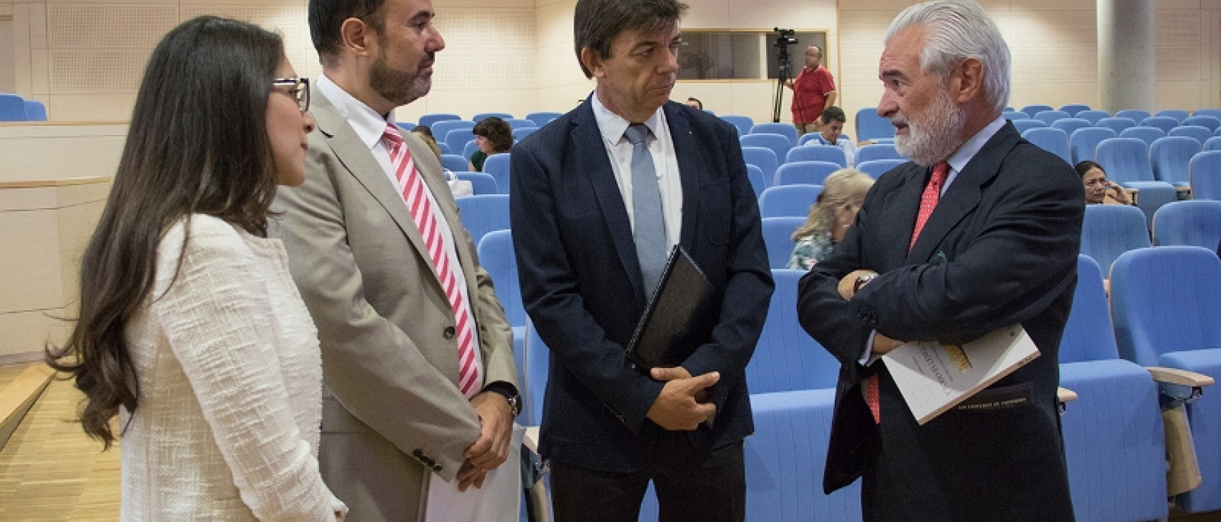 Darío Villanueva junto a Carlos Andradas, Eugenio Luján y Natalia Quant. ©COMPLUTENSE.