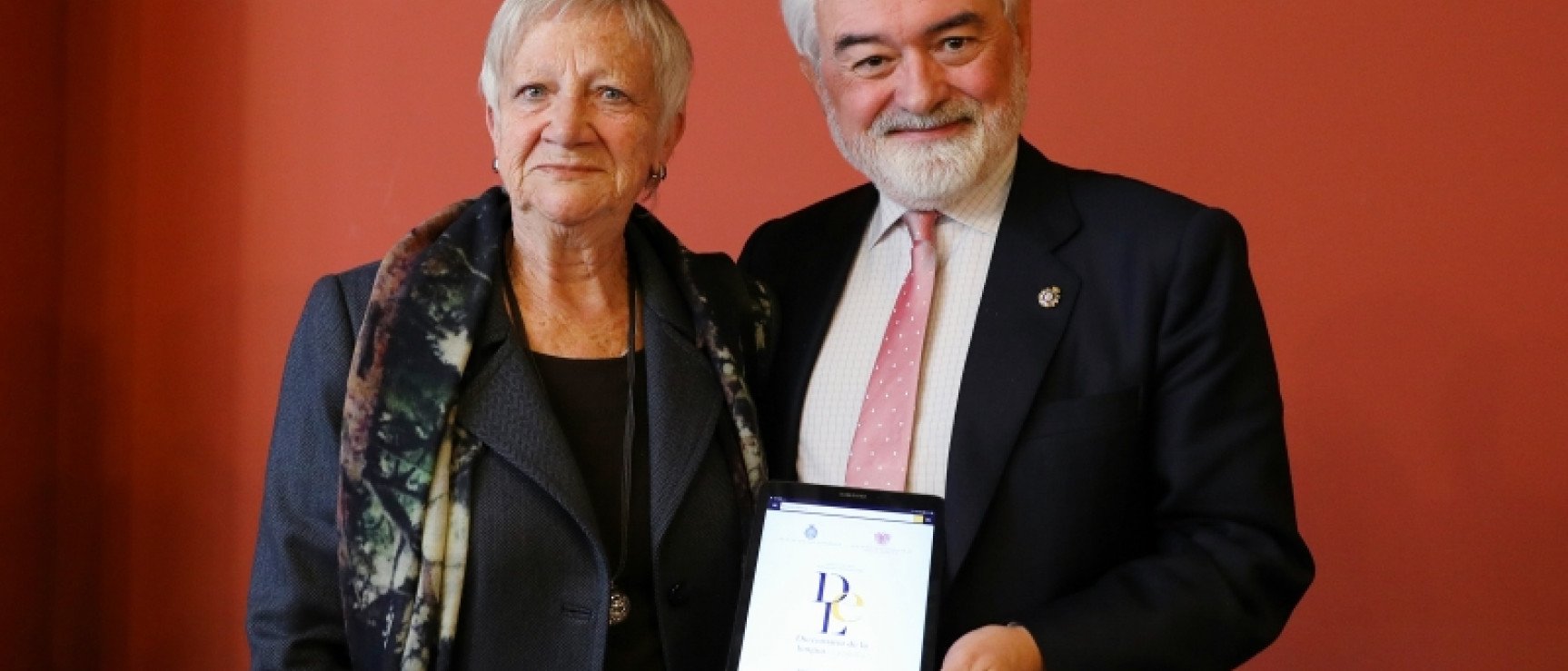 Paz Battaner y Darío Villanueva han presentado a los medios las actualizaciones del «DLE».