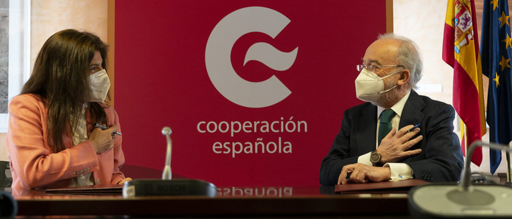 Ángeles Moreno Bau, secretaria de Estado de Cooperación Internacional y Santiago Muñoz Machado, director de la Real Academia Española (RAE) y presidente de la Asociación de Academias de la Lengua Española (ASALE)