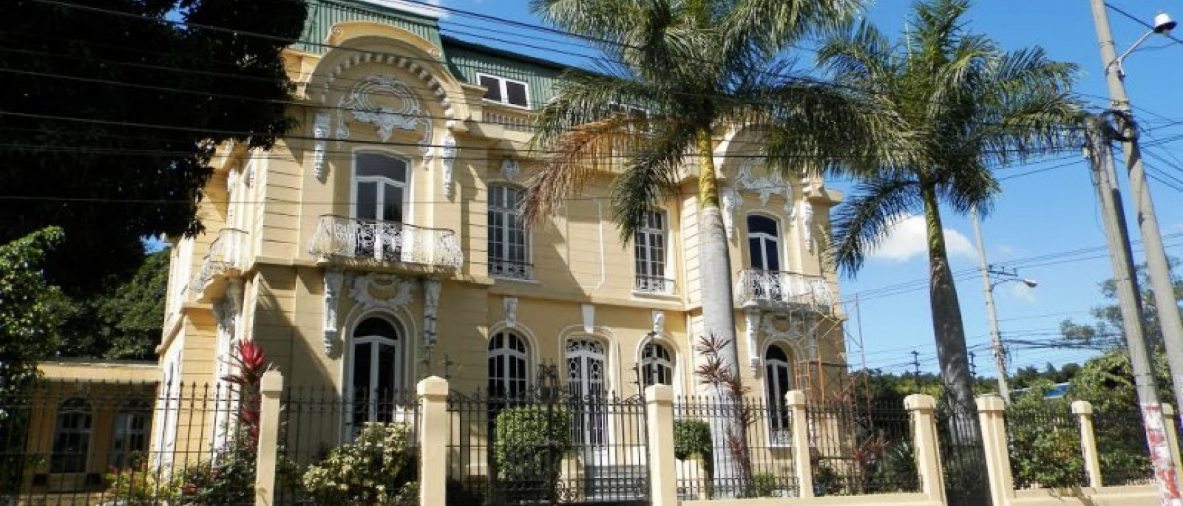 Sede de la Academia Salvadoreña de la Lengua. Foto: Panoramio.