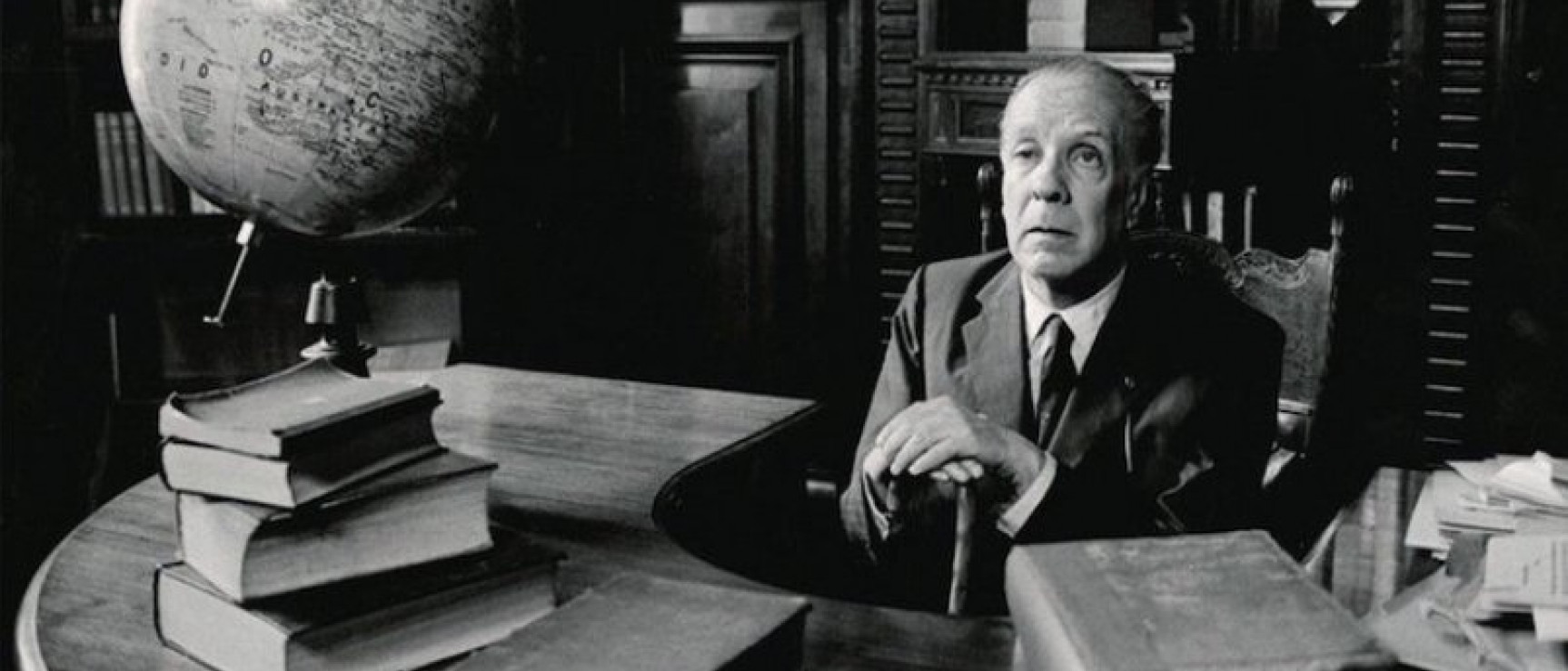 Borges en la Biblioteca Nacional. Foto: Eduardo Comesaña. Museo de Bellas Artes de Argentina.