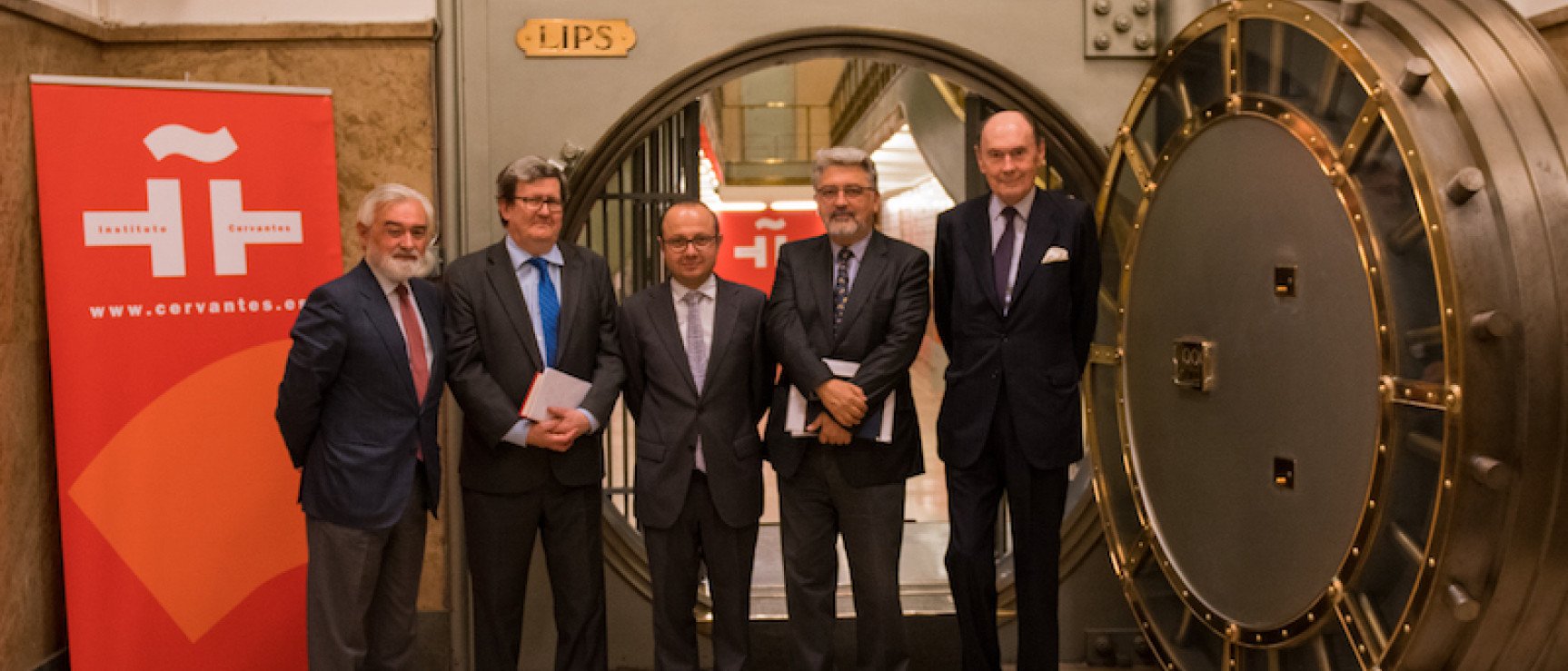 Participantes en el acto. De izquierda a derecha: Darío Villanueva, Juan Manuel Bonet, Martín Gómez, Andrés Ordóñez y Santiago de Mora Figueroa. Foto: Fernando Gutiérrez Llorente.