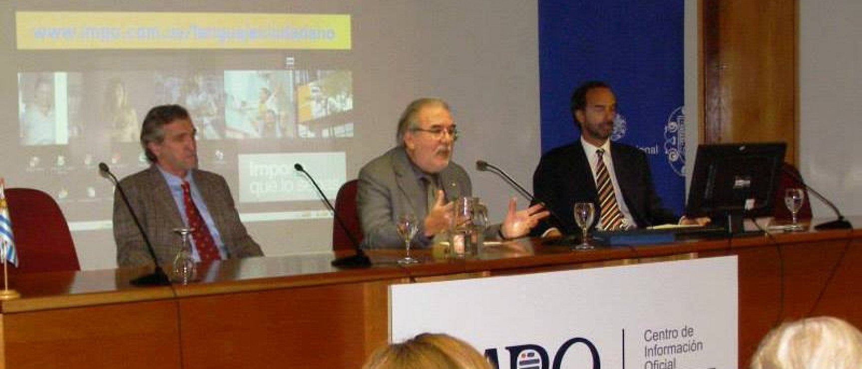 La Academia Nacional de Letras de Uruguay distingue a la Librería Linardi y Risso..