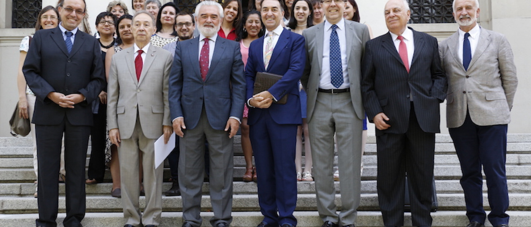 El director de la RAE con alumnos y profesores del curso 2014-2015 de la ELH.