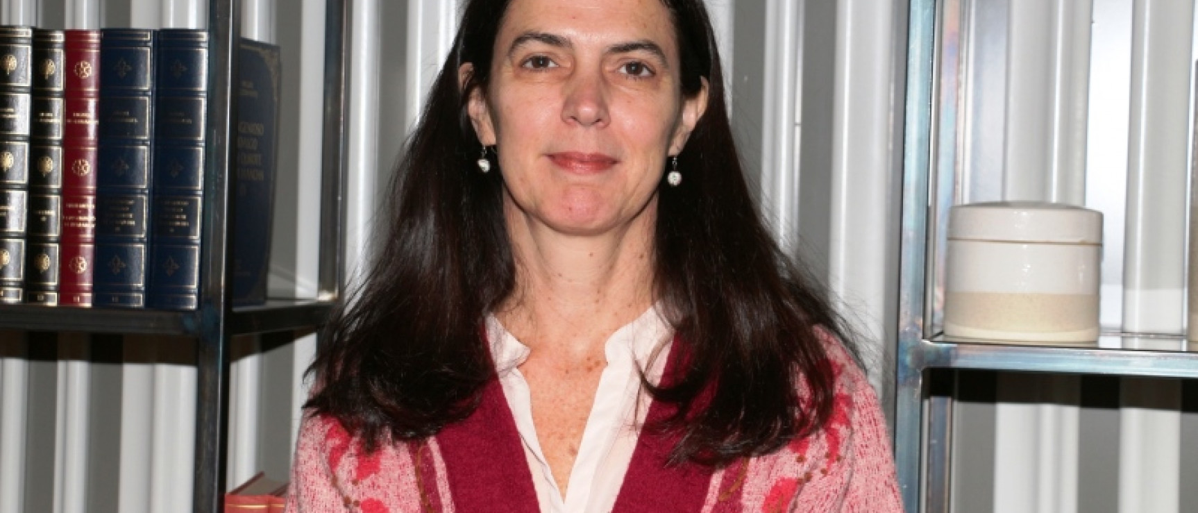 Magdalena Coll, miembro de número de la Academia Nacional de Letras de Uruguay.