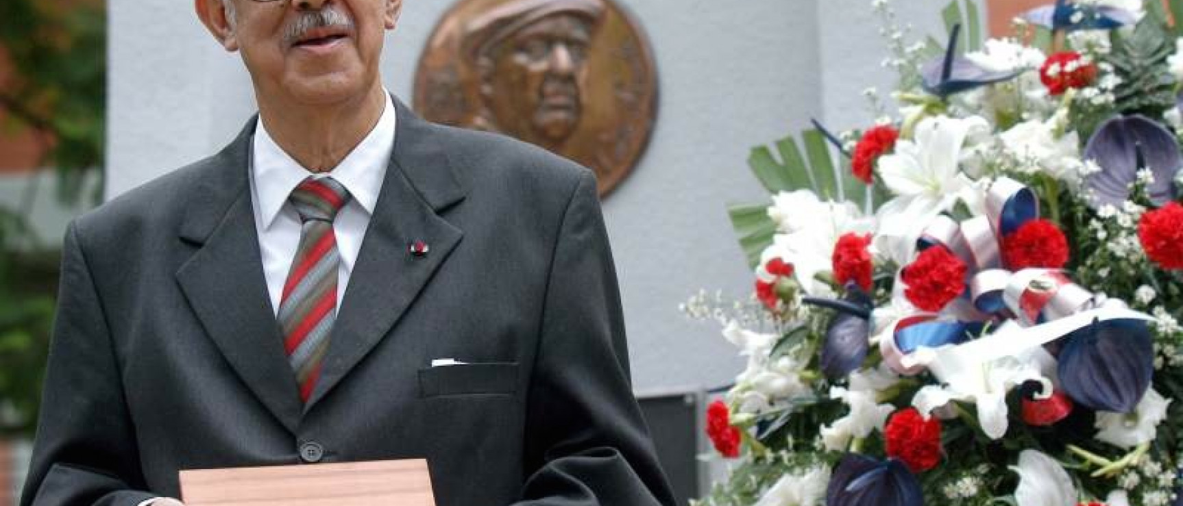 Óscar Acosta (1933-2014), escritor y académico hondureño. Foto: La Prensa.