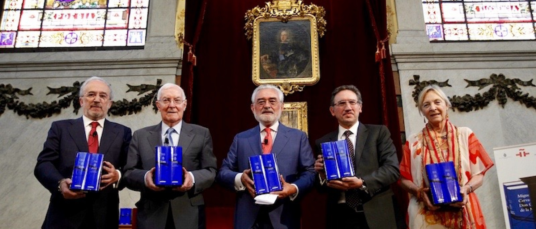 De izquierda a derecha: Santiago Muñoz Machado, Víctor García de la Concha, Darío Villanueva, Jaume Giró y Soledad Puértolas.