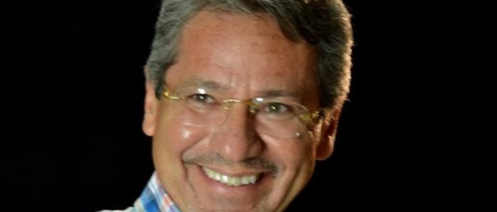 Raúl Vallejo Corral, nuevo miembro de la Academia Ecuatoriana de la Lengua 