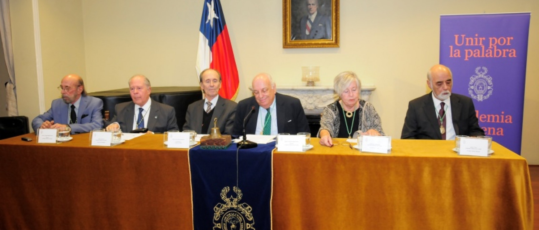 La Academia Chilena de la Lengua celebra el Dia del Idioma.