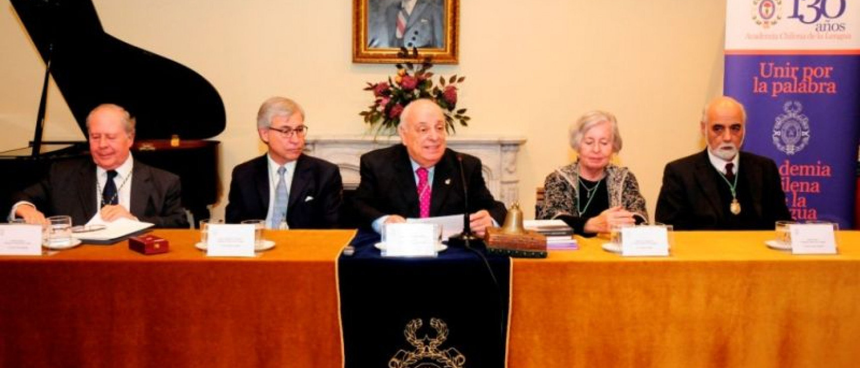 De izquierda a derecha: José Luis Samaniego, Iván Jaksic, Alfredo Matus, Adriana Valdés y Juan Antonio Massone.