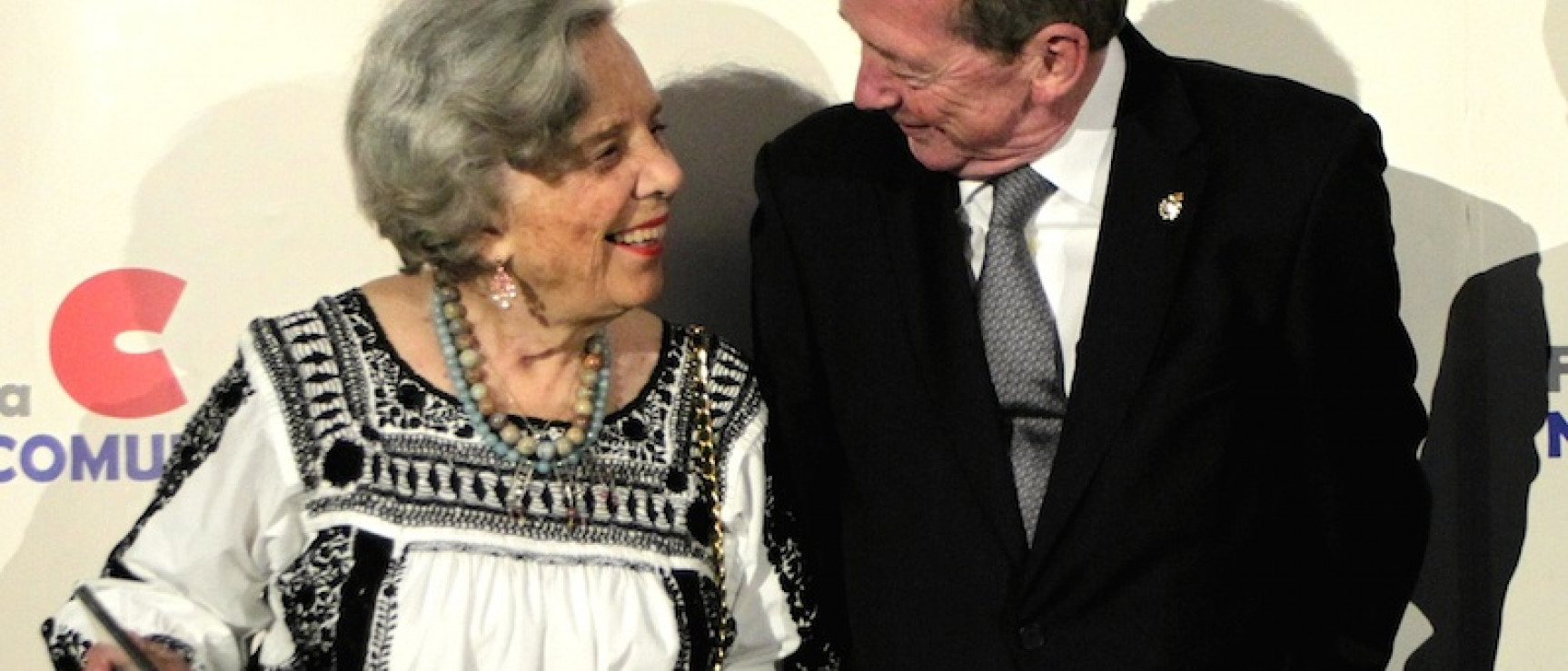 Elena Poniatowska y José Manuel Blecua en el Foro Nueva Comunicación