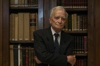 Retrato de Luis Goytisolo