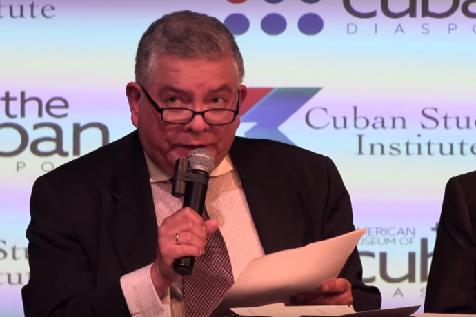 Manuel J. Santaya, nuevo miembro de la Academia Norteamericana de la Lengua Española.