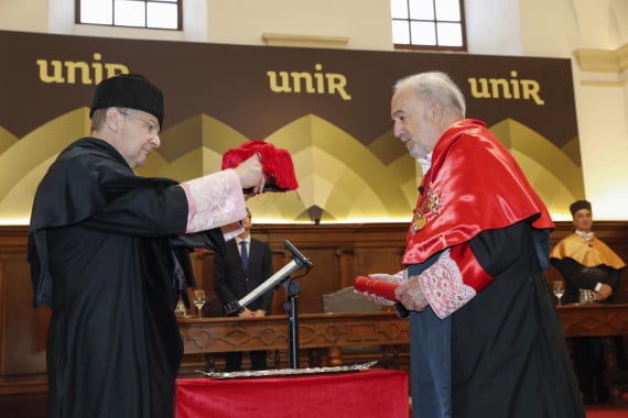 El director de la RAE, Santiago Muñoz Machado, investido doctor «honoris causa» por la UNIR (foto: UNIR)