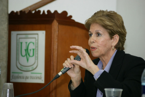 Carmen Matute, Premio Nacional de Literatura «Miguel Ángel Asturias» 2015. Foto: Universidad del Valle de Guatemala.
