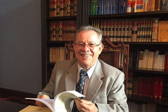 Víctor Manuel Sánchez Corrales, miembro de la Academia Costarricense de la Lengua