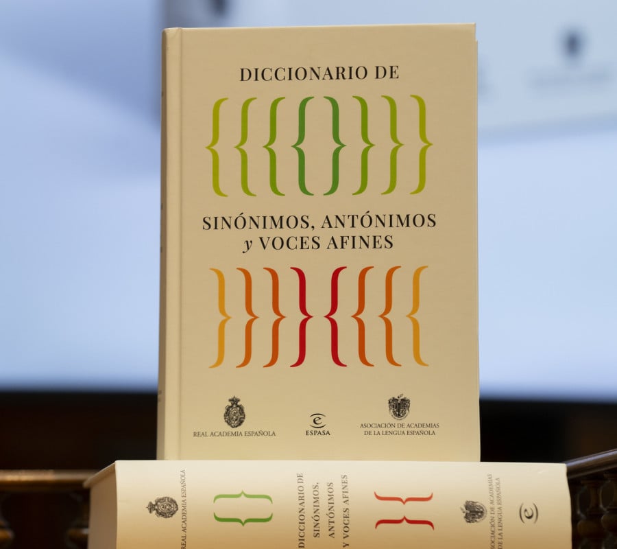Diccionario de sinónimos, antónimos y voces afines