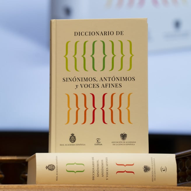 Diccionario de sinónimos, antónimos y voces afines
