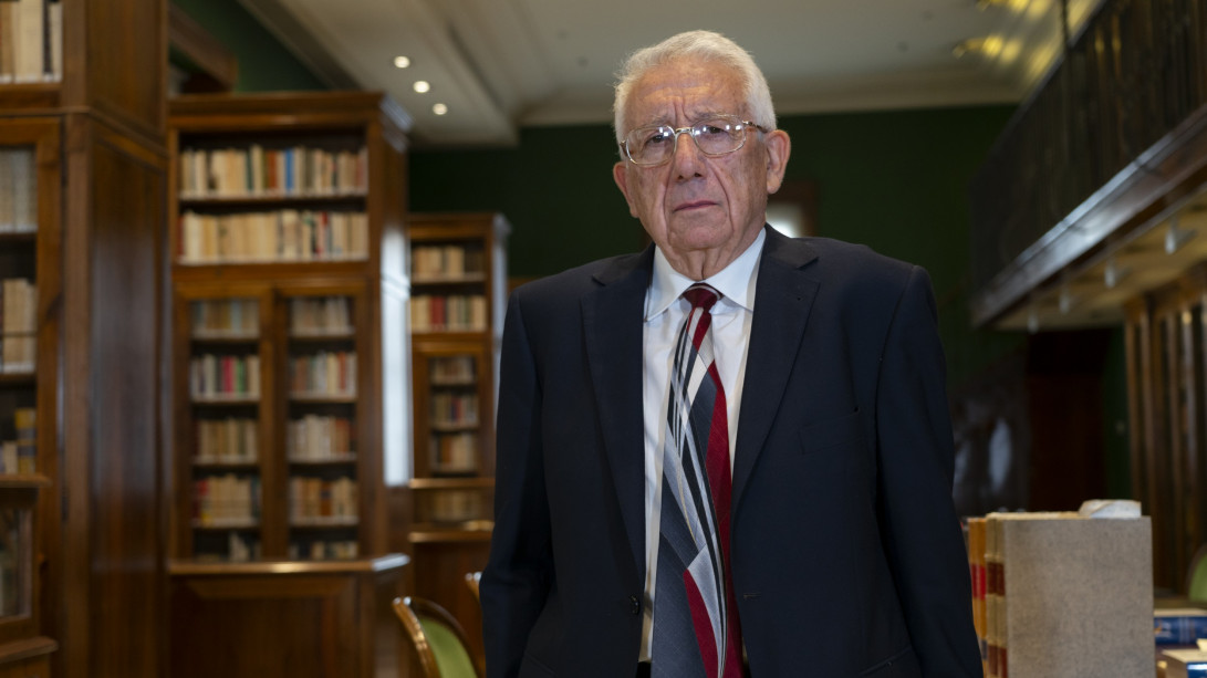 Retrato de Pedro García Barreno en la sala Dámaso Alonso de la RAE