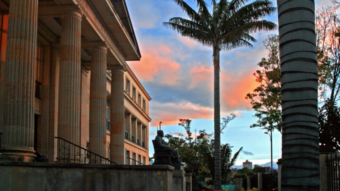 Exteriores de la Academia Colombiana de la Lengua